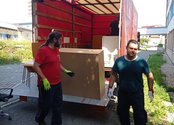 Stěhování "obchůdku" a skladu vzájemné materiální pomoci