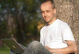 Beseda s Tomášem Hajzlerem se z důvodu nemoci neuskuteční