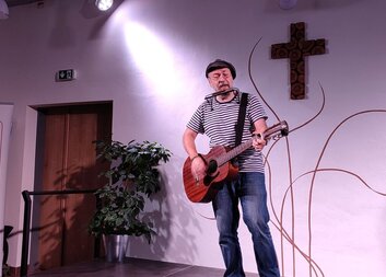 Člověk krve a Fumas ve Folk-rockovém klubu ve Vlašimi